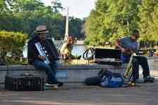 Austin: park, street musicians, street performers