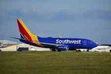Austin: airport, airplane, southwest airlines